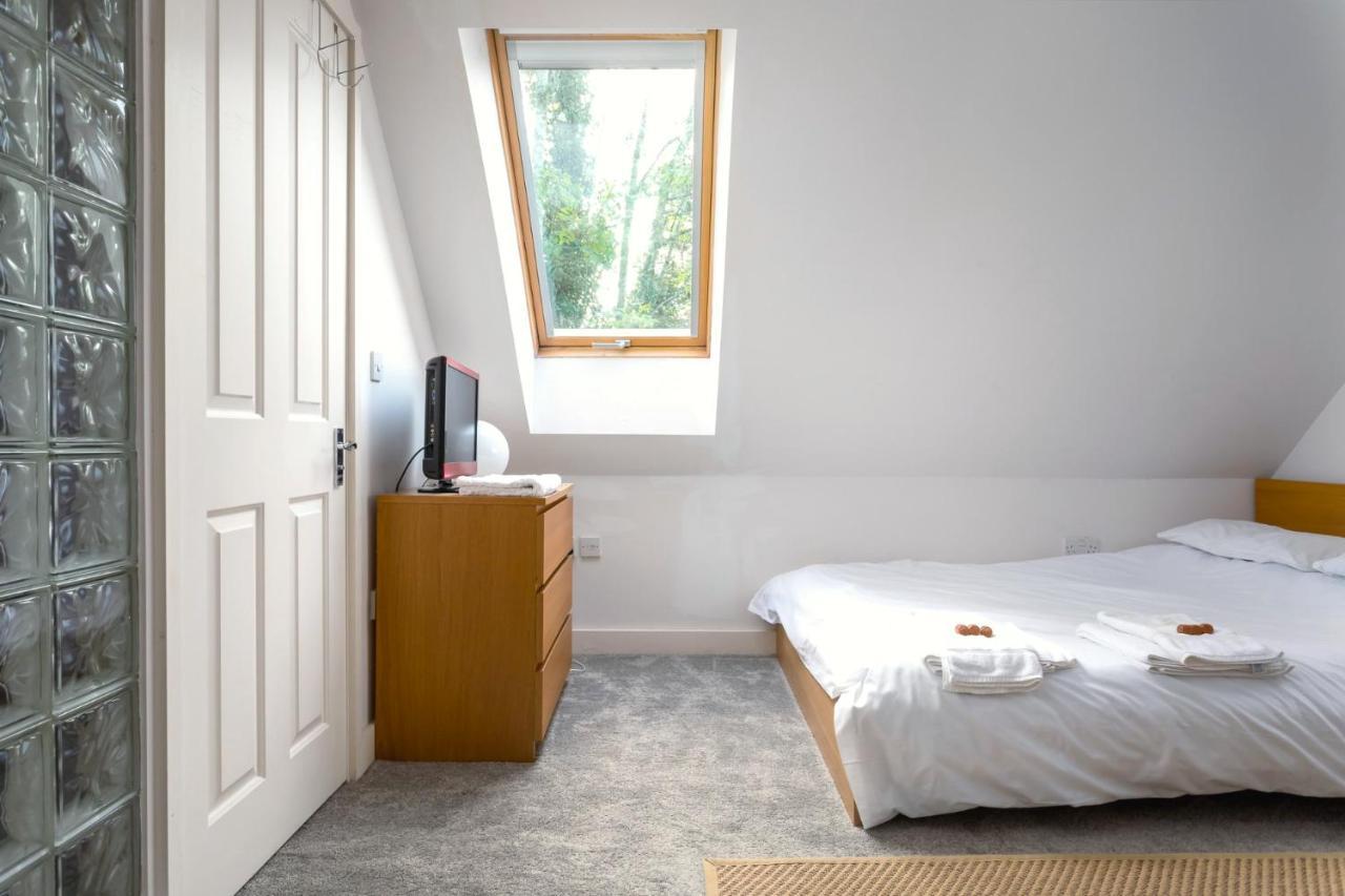 The Annexe Apartment เชลเทนแฮม ภายนอก รูปภาพ